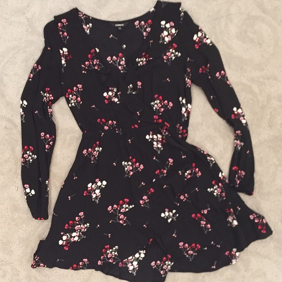 Express Dresses & Skirts - Sz M Express Long Sleeve Princess Frilly Dress
